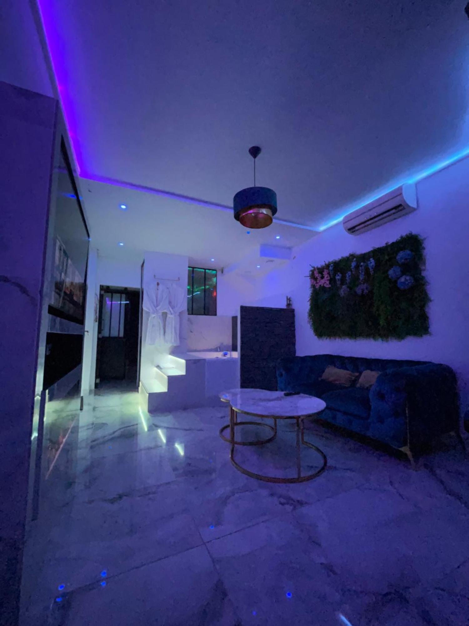Apartamento Le Blue Aubervilliers Exterior foto